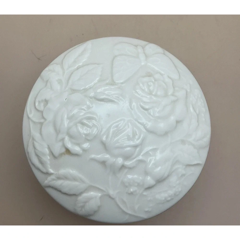 Vintage SFMBC Embossed White Rose Floral Musical Jewelry/Trinket Box 